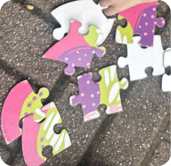 Puzzle pieces used as a Point2Picture communication card